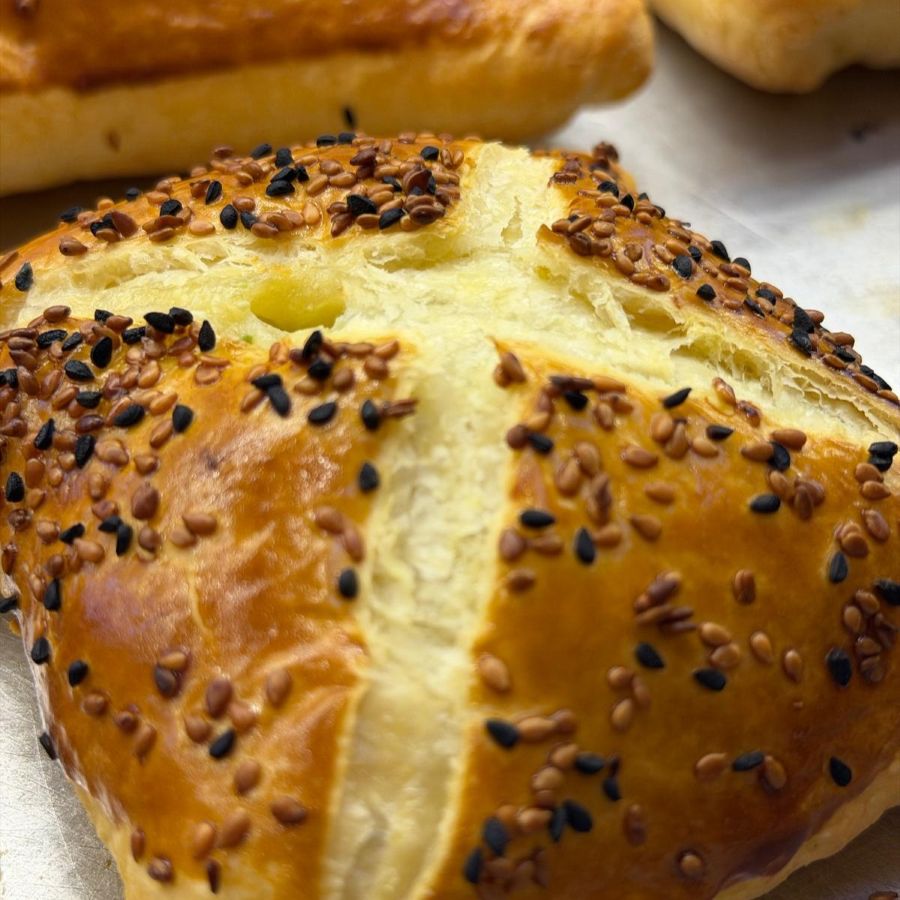 Taze Karaköy böreği
